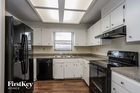 9923 57Th Way N 3 Beds Apartment for Rent