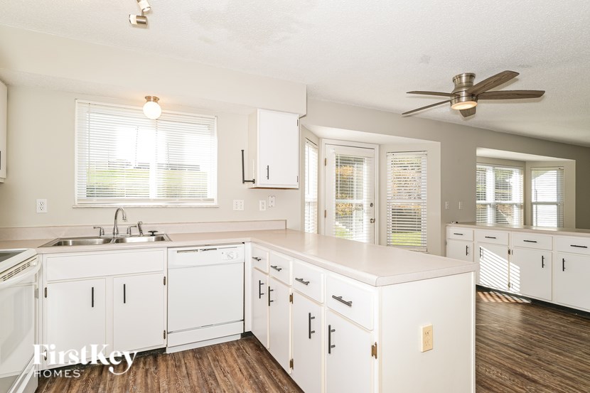 609 River Moss Dr 4 Beds House for Rent - Photo Gallery 9