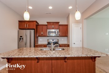 8120 Dumphries Drive 3 Beds House for Rent - Photo Gallery 4