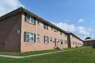 160 North Main Street Studio-2 Beds Apartment for Rent