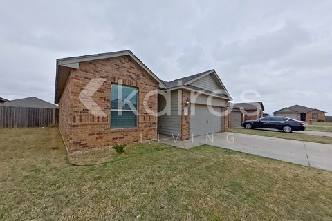 825 NW 5Th St 3 Beds Apartment for Rent