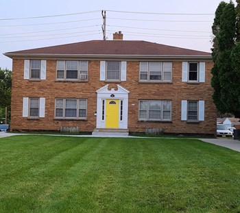 5511 W Lincoln Ave 2 Beds Apartment for Rent