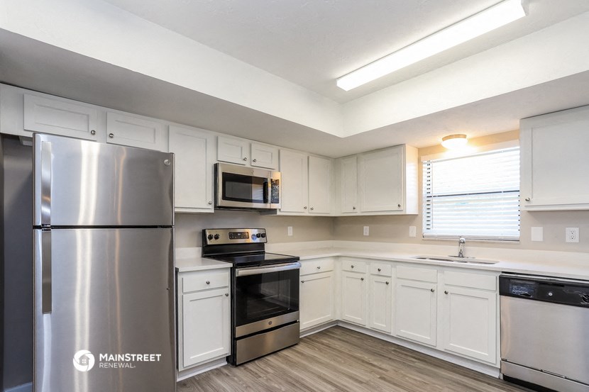 the preserve at ballantyne commons apartment kitchen with stainless steel appliances