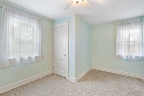 2943 Washburn Ave N 3 Beds Apartment for Rent