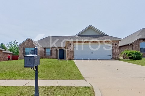 713 S Patterson Dr 3 Beds Apartment for Rent