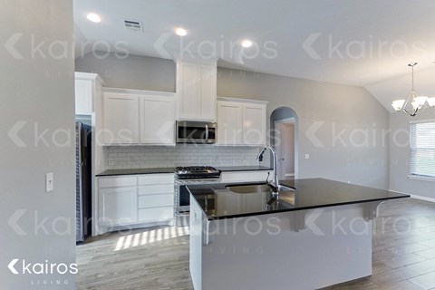 713 S Patterson Dr 3 Beds Apartment for Rent