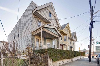 68 Oakland Avenue 2 Beds Apartment for Rent - Photo Gallery 2