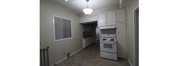 2 Bedrooms, 1 Bathroom