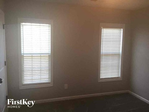 320 Nelson Lane 4 Beds Apartment for Rent