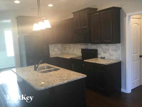 320 Nelson Lane 4 Beds Apartment for Rent