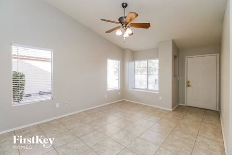 902 S Ithica Road 3 Beds Apartment for Rent