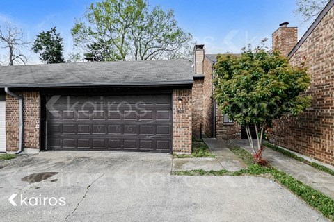 820 Courtenay 3 Beds Apartment for Rent