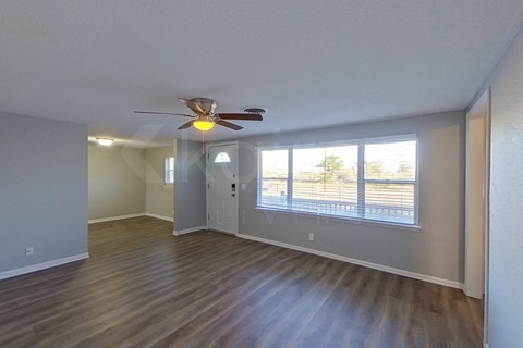 208 4Th Ave 4 Beds Apartment for Rent
