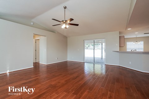 421 SE 19Th Street 3 Beds Apartment for Rent