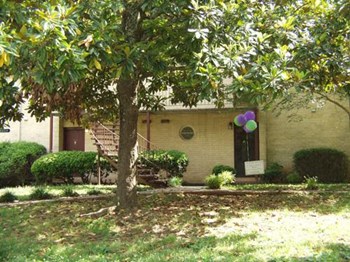 3128 Chateau Blvd. East Point 1-2 Beds Apartment for Rent - Photo Gallery 2