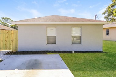 6718 4Th St 5 Beds House for Rent - Photo Gallery 1