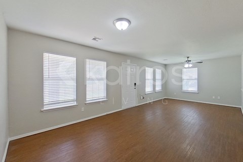 2010 Creekridge Dr 4 Beds Apartment for Rent