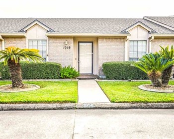 1056 Greenmeadow 2 Beds Apartment for Rent