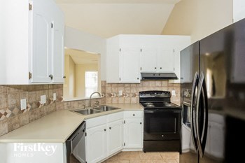 4685 Falcon Chase Drive SW 3 Beds House for Rent - Photo Gallery 7
