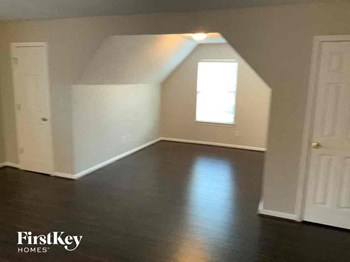 419 Berkshire Place 4 Beds House for Rent - Photo Gallery 2
