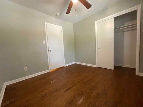 229 Foxcroft Drive 4 Beds Apartment for Rent