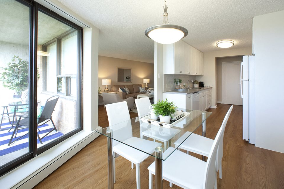 Photos and Videos of Springbank Apartments in London, ON