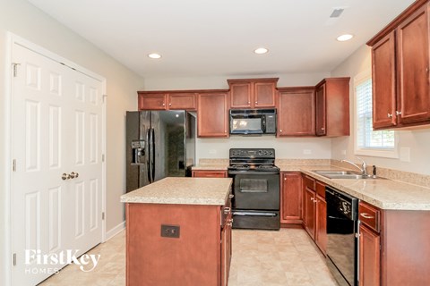 1647 Crestlawn Trail 4 Beds Apartment for Rent