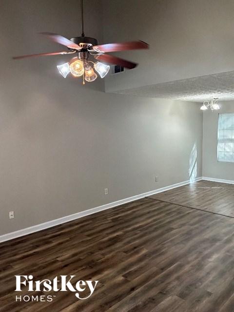112 Cobblestone Drive 3 Beds Apartment for Rent