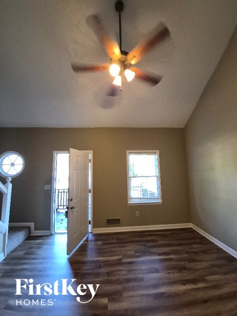 460 Don Circle 3 Beds Apartment for Rent