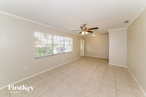 7403 13Th Avenue Dr W 3 Beds Apartment for Rent