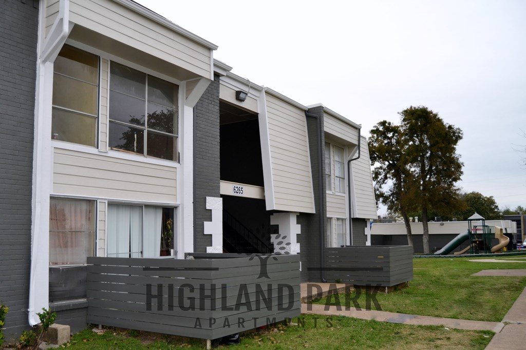 a home that has been torn apart in the neighborhood