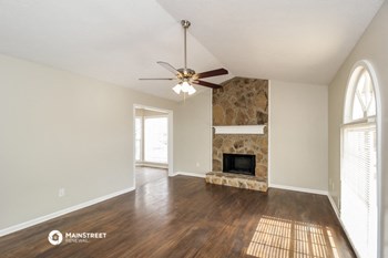 33 Sweetwater Dr 3 Beds House for Rent - Photo Gallery 5