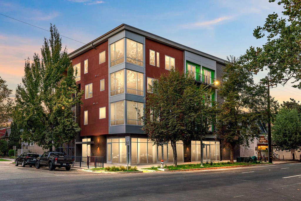 the building in which the hotel is located