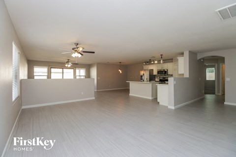 1130 E Oak Road 4 Beds Apartment for Rent