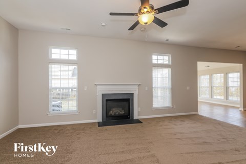 7002 Fountainbrook Drive 3 Beds Apartment for Rent