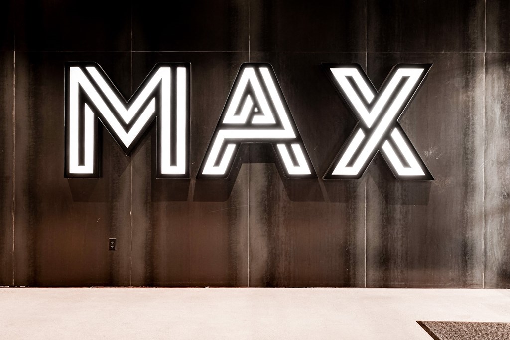 the mx logo on the side of a building