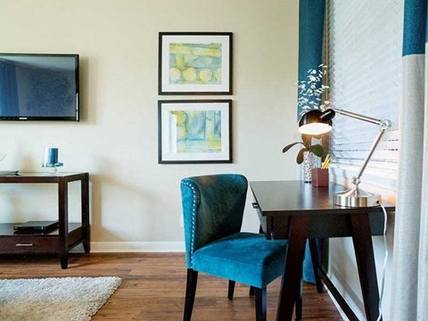 Living room with a desk at Ventana at The Lake, Hendersonville, TN.