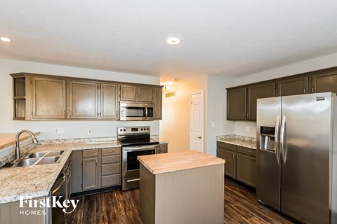 4804 Oakton Way 4 Beds Apartment for Rent