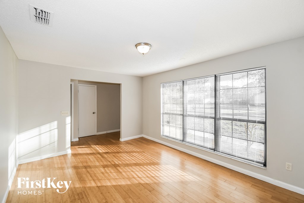 2462 Ridgecrest Avenue 4 Beds House for Rent - Photo Gallery 2