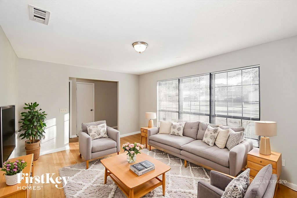 2462 Ridgecrest Avenue 4 Beds House for Rent - Photo Gallery 3