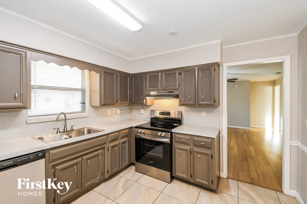 2462 Ridgecrest Avenue 4 Beds House for Rent - Photo Gallery 7