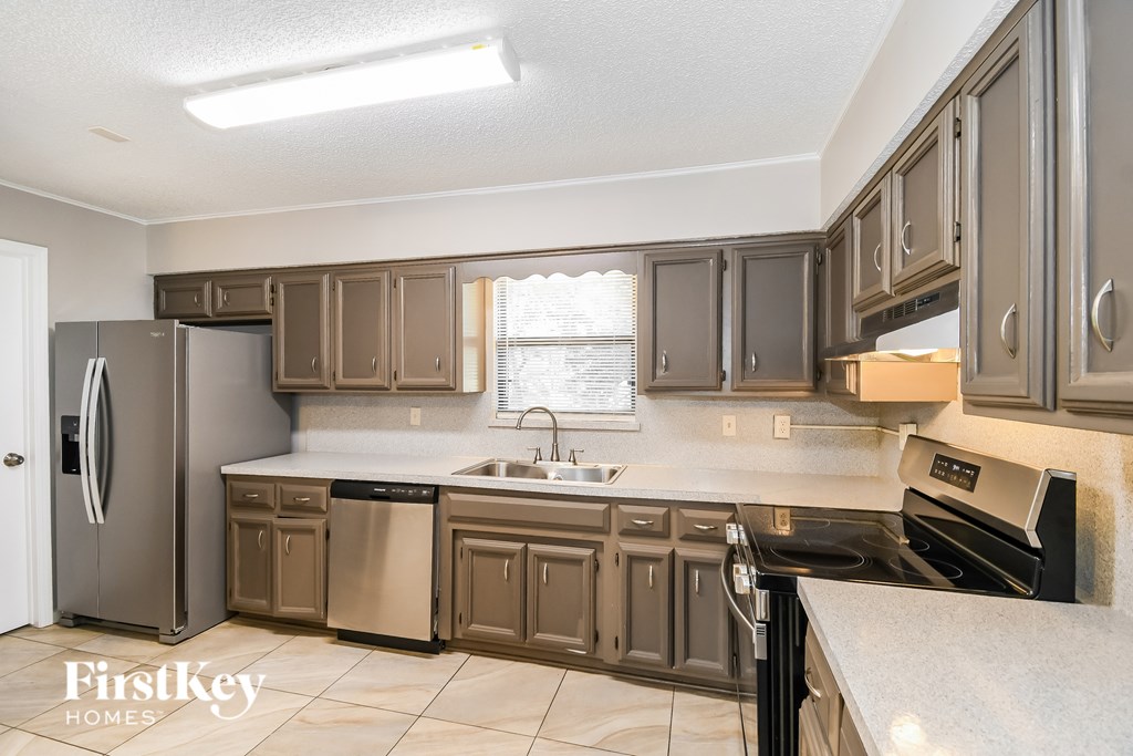 2462 Ridgecrest Avenue 4 Beds House for Rent - Photo Gallery 8