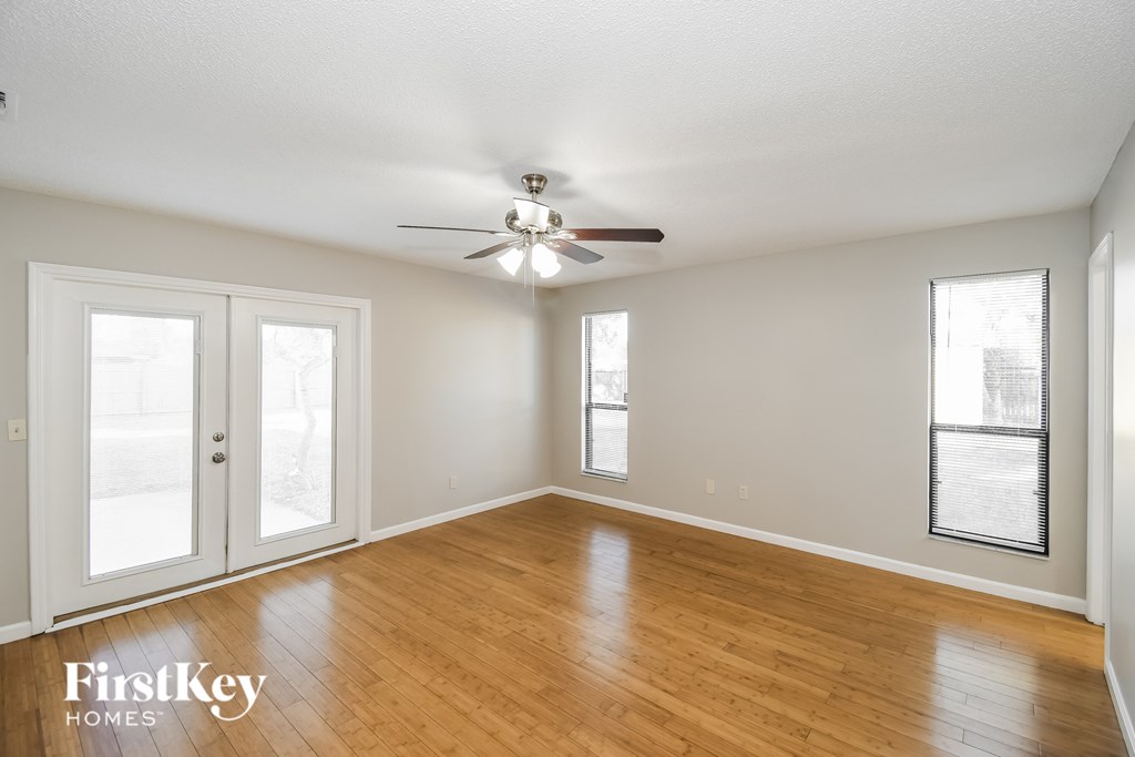 2462 Ridgecrest Avenue 4 Beds House for Rent - Photo Gallery 10