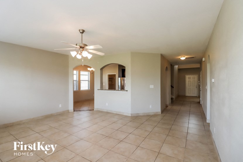 5906 Watford Bend Studio House for Rent - Photo Gallery 4