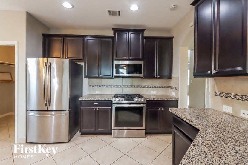 5906 Watford Bend Studio House for Rent - Photo Gallery 7