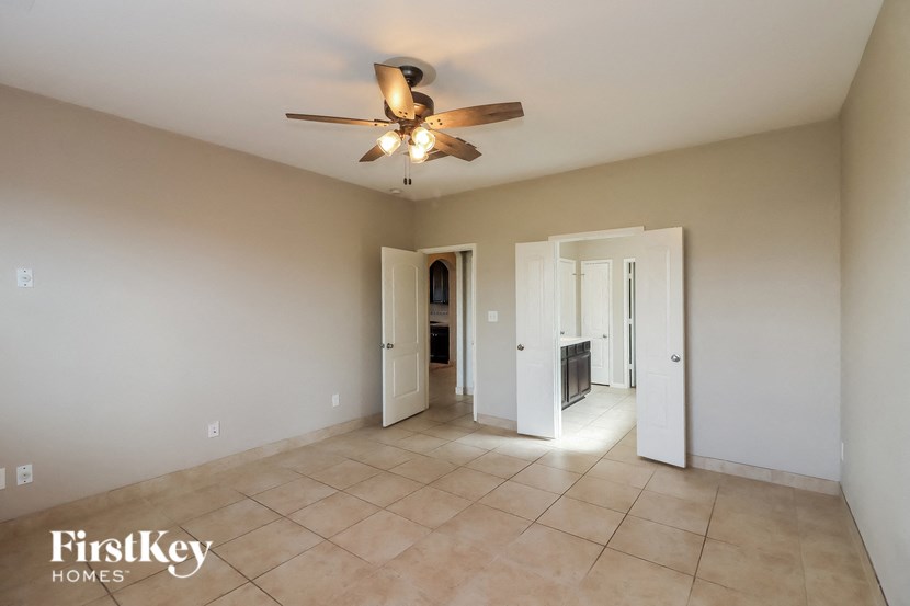 5906 Watford Bend Studio House for Rent - Photo Gallery 9