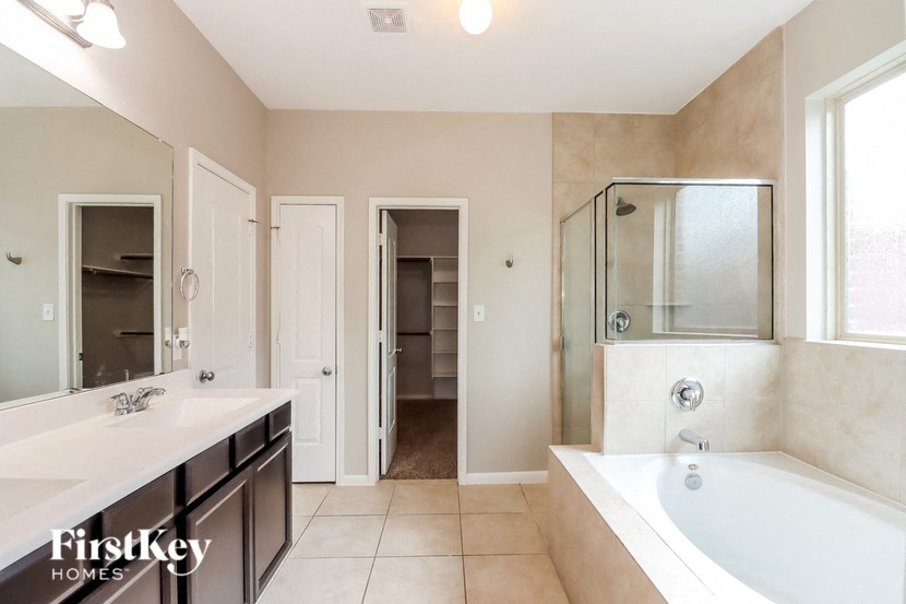 5906 Watford Bend Studio House for Rent - Photo Gallery 11