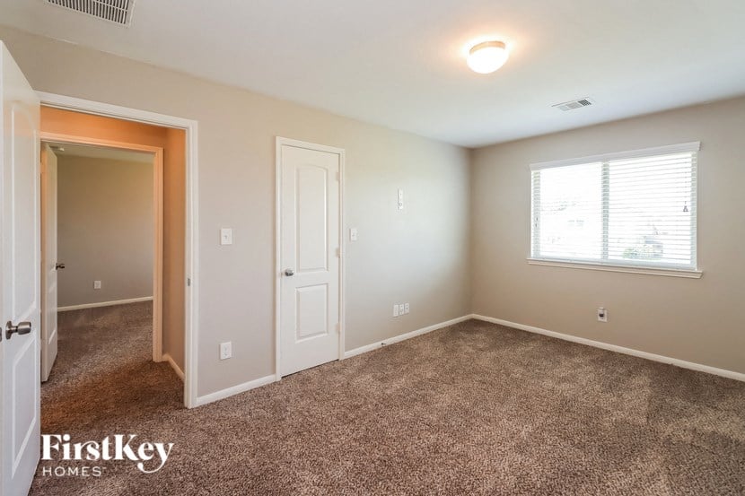 5906 Watford Bend Studio House for Rent - Photo Gallery 12