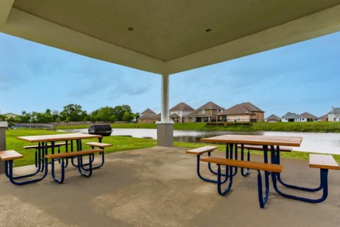 picnic tables at the crossings at pavilion