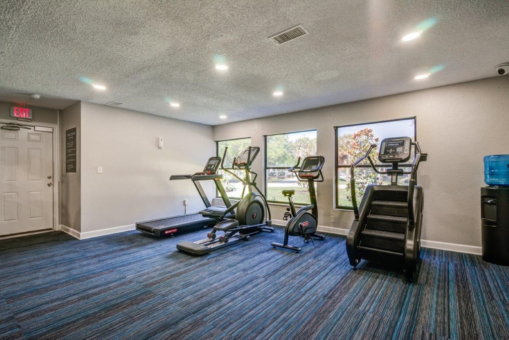the gym at the preserve at polk apartments
